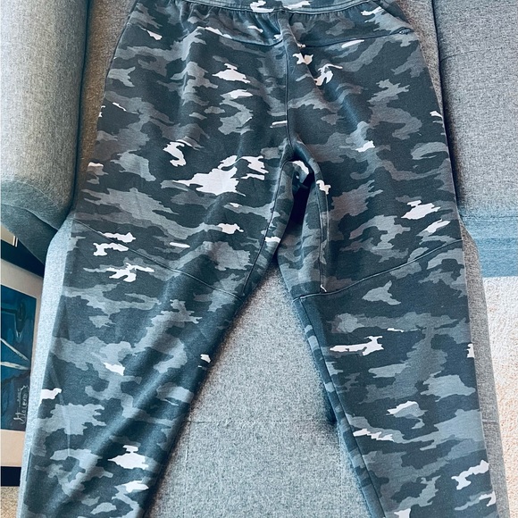 Legends Mens Large Hawthorne Tech Joggers - Black/Snow Camo - Picture 2 of 3